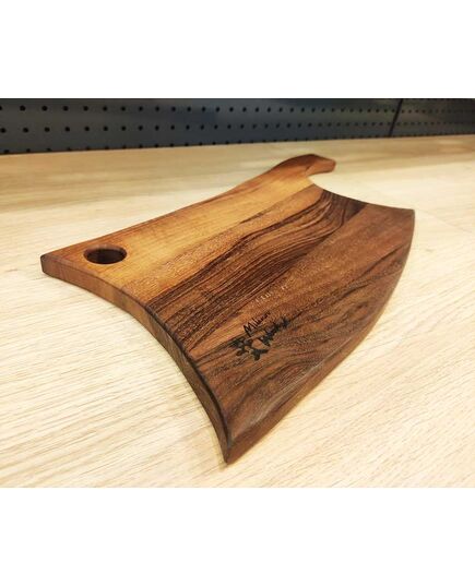 Дъска за рязане и сервиране сатър с остър връх, орех