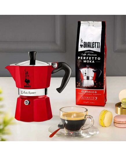 Кафеварка moka express color bialetti 6 чаши, червена
